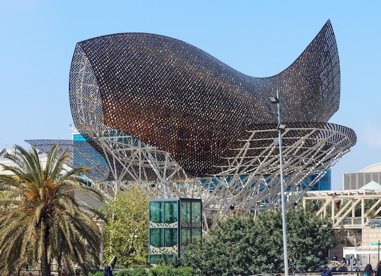 These 21 Buildings By Architect Frank Gehry Actually Exist And They Look  Like They Are From A Sci-Fi Movie