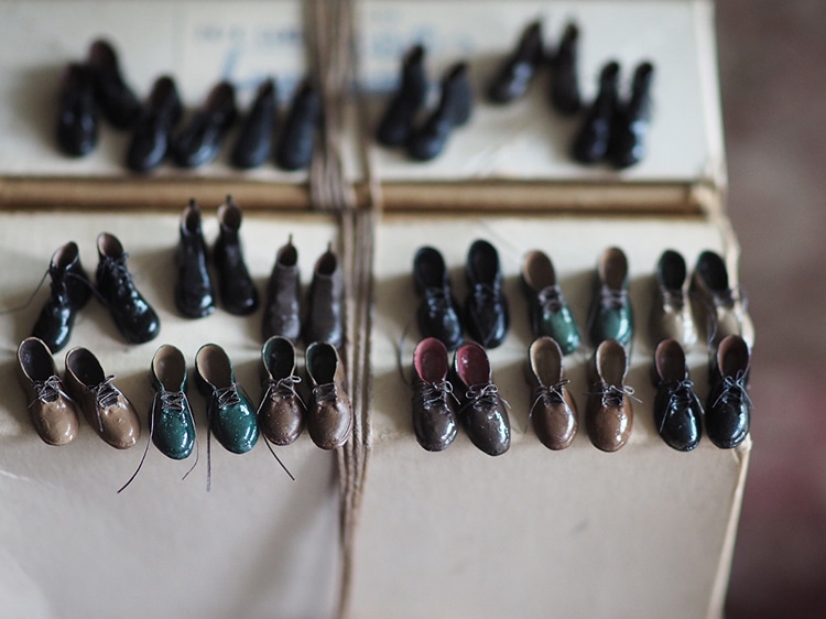 Handmade Miniature Furniture by Kiyomi Chiisana Shiawase