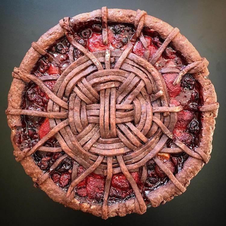 Home Baker's Creative Pies Showcase Mouth-Watering Pie Crust Art