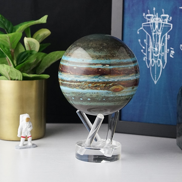 Jupiter globe by mova