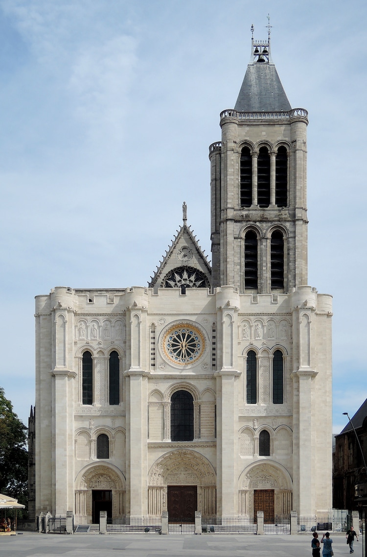 Fachada occidental de la basílica de Saint-Denis