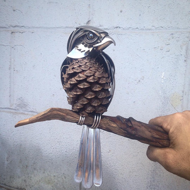 Artist Turns Unwanted Scrap Metal into Magnificent Bird Sculptures