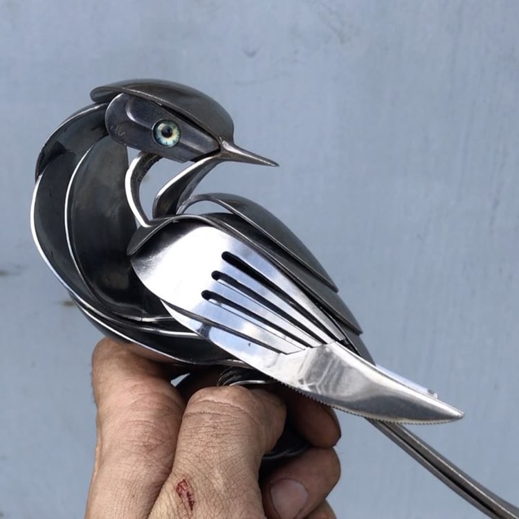 Artist Turns Unwanted Scrap Metal into Magnificent Bird Sculptures