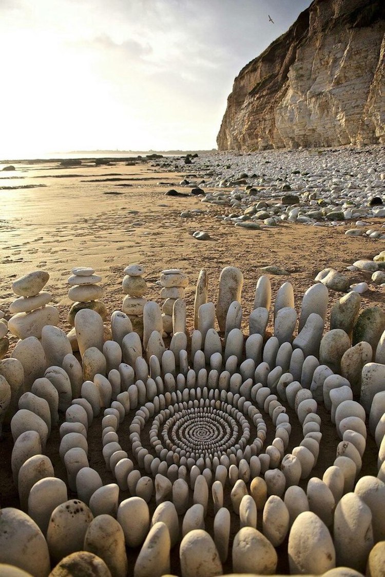 Ephemeral Art Series Features Mandalas and Spirals Made of Nature