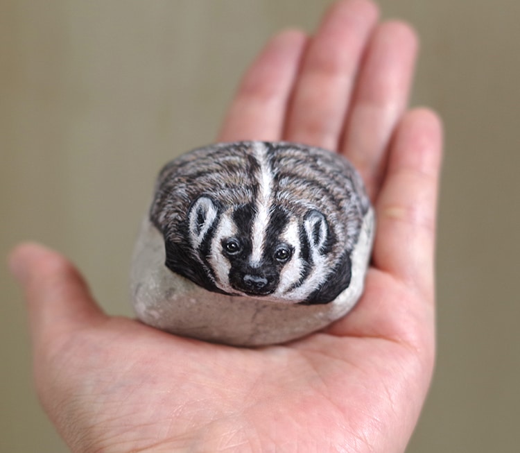 Animal Stone Paintings by Akie Nakata