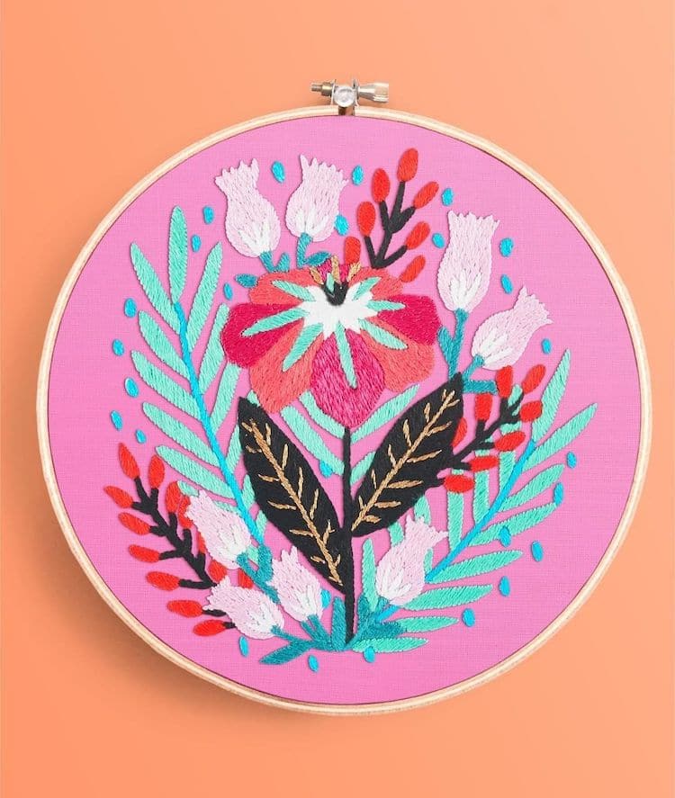 10 hermosos patrones de flores para bordar y dar vida a tus