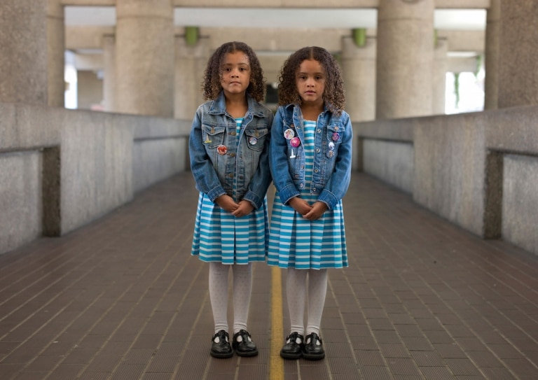 Portraits Of Identical Twins Reveal Their Similarities And Differences My Modern Met