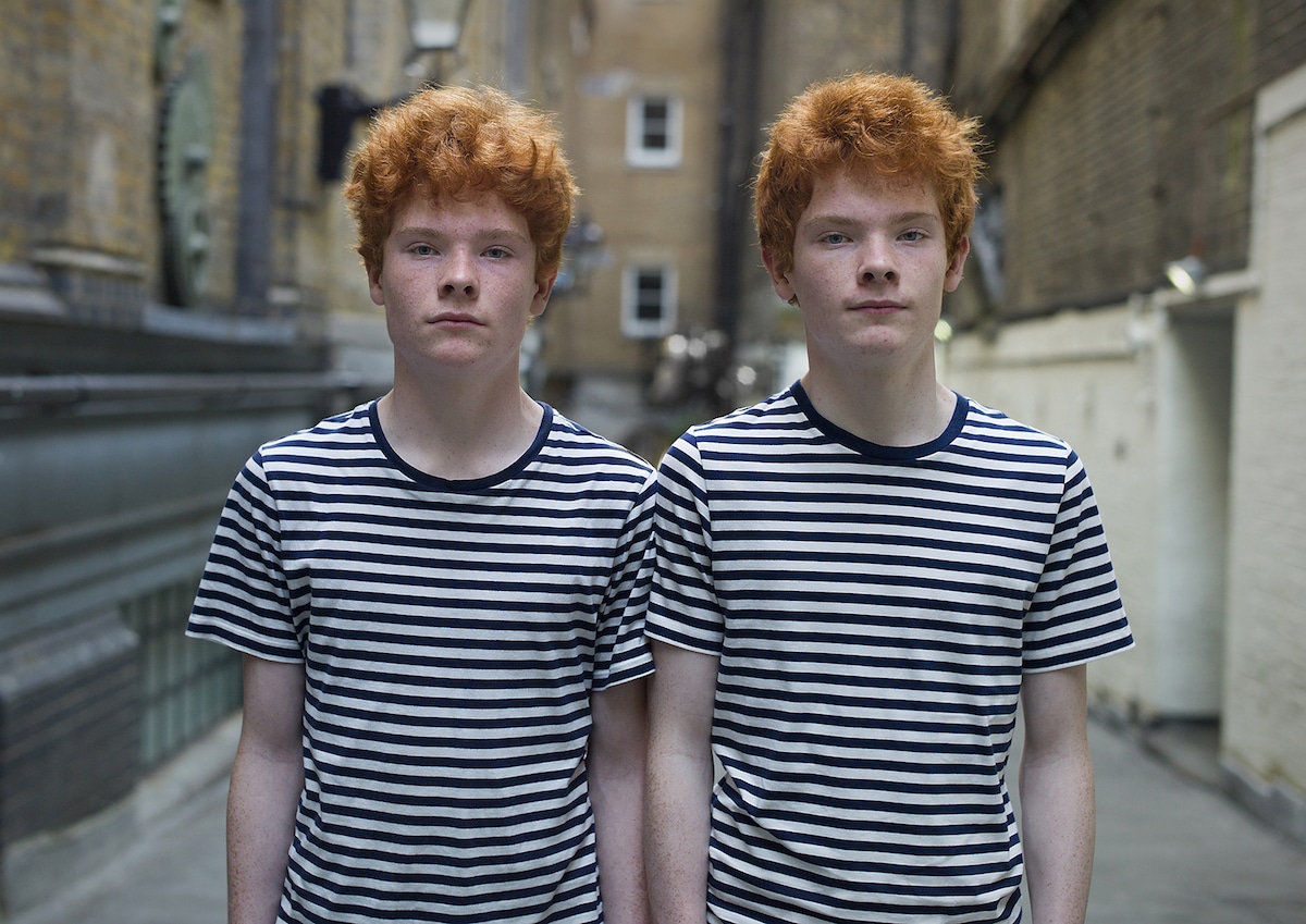 Portraits of Identical Twins Reveal Their Similarities and Differences ...