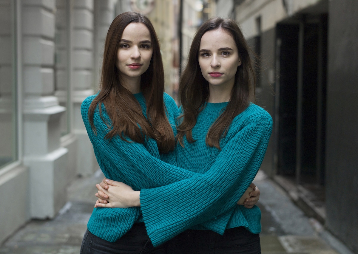 Identical Twins Portrait Photography by Peter Zelewski