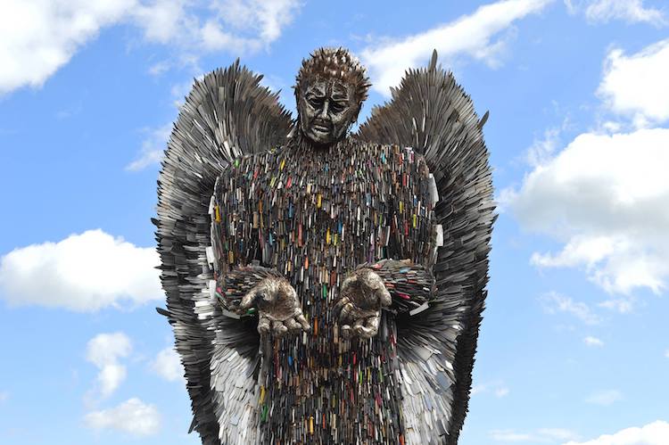 escultura contra violencia Alfie Bradley
