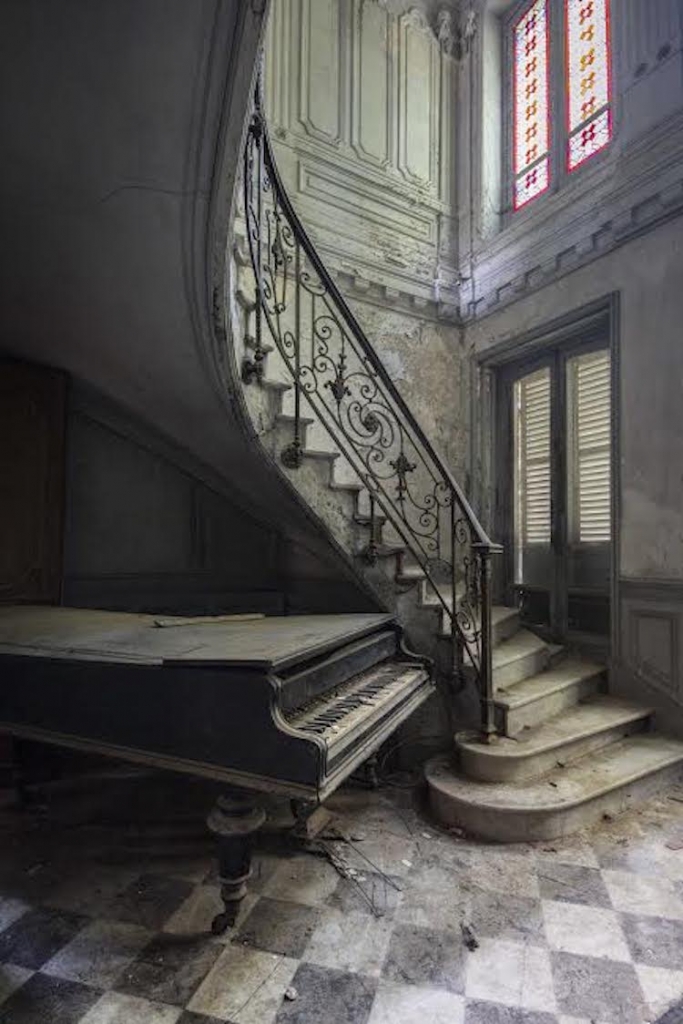 Haunting Photos Of Discarded Pianos In Abandoned Buildings My XXX Hot