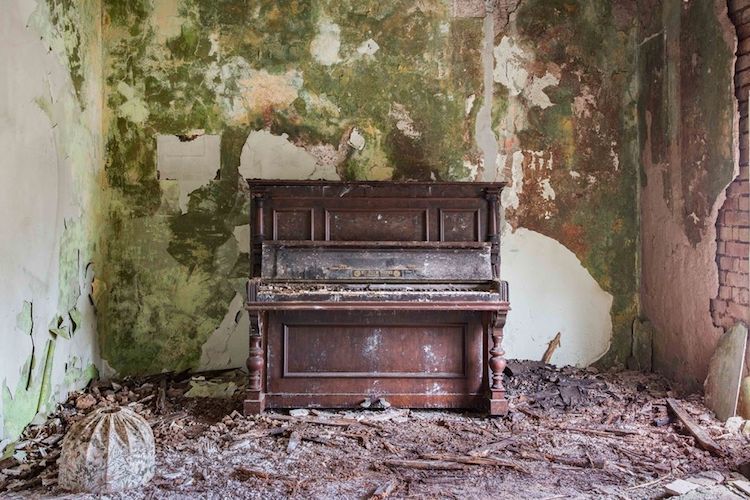 Old Piano Abandoned Buildings Romain Thiery Requiem for Pianos