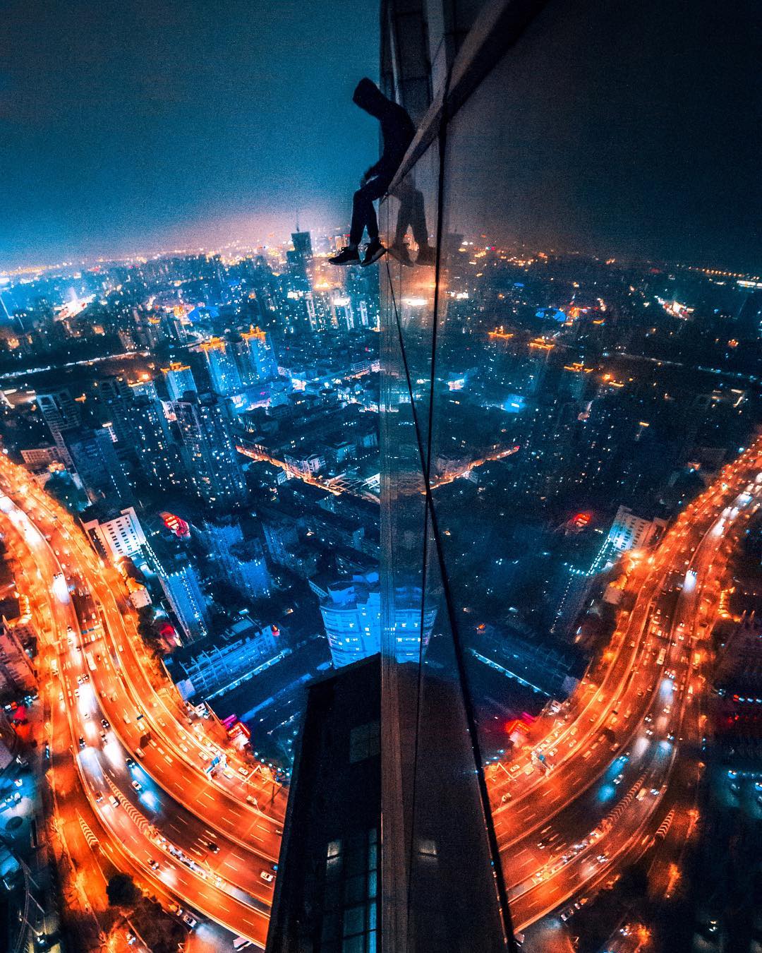 Night Photography Hong Kong by Victor Chiang