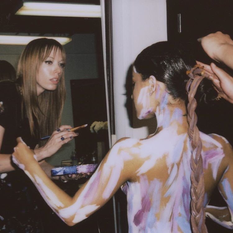 Alexa Meade Body Painting Ariana Grande