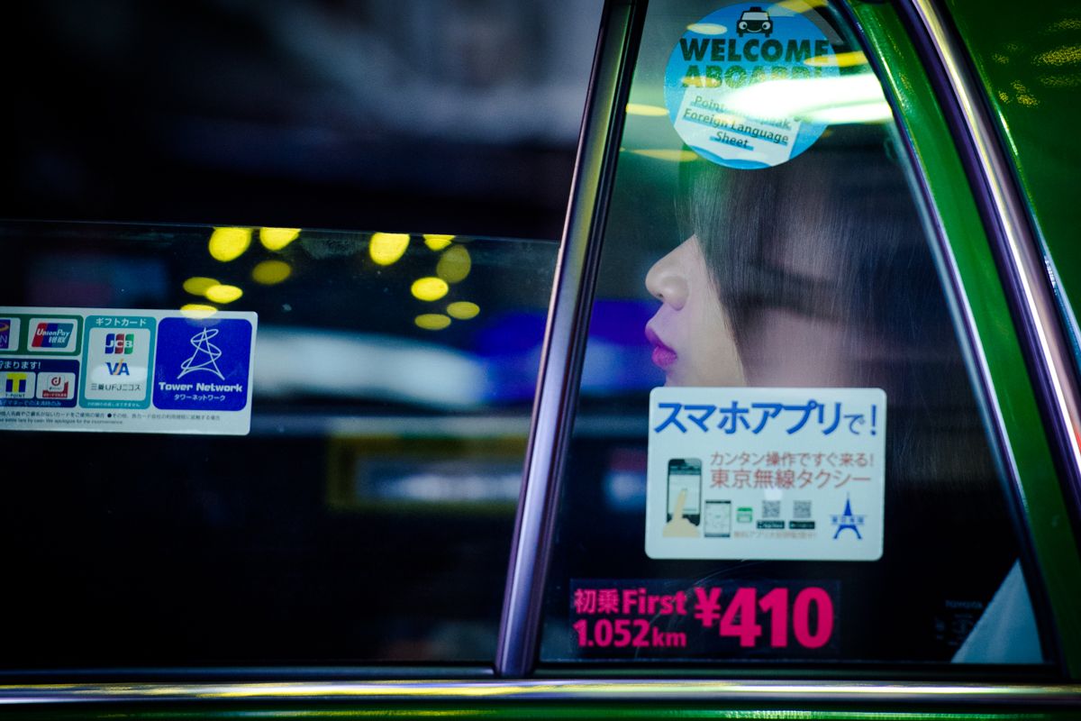 Street Photography in Tokyo by Oleg Tolstoy