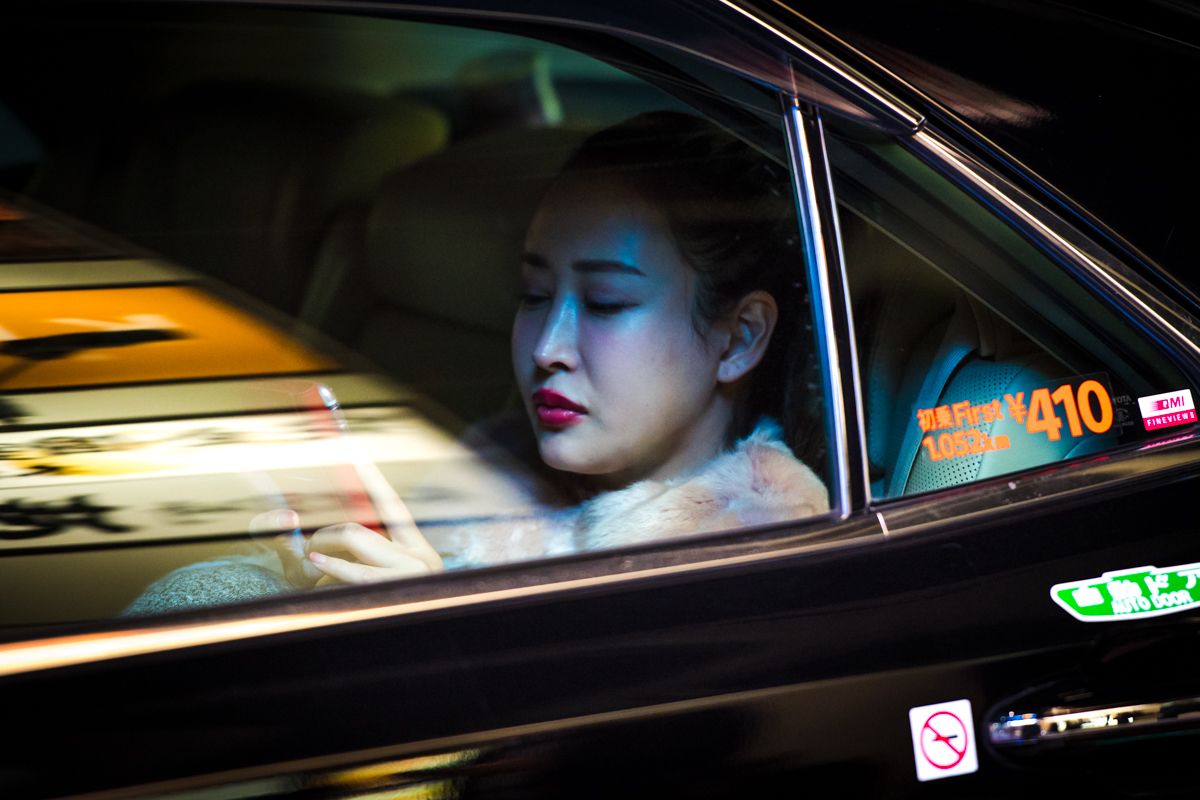 Портрет таксиста. Реклама автомобильного центра загадочная японка. Tokyo drive