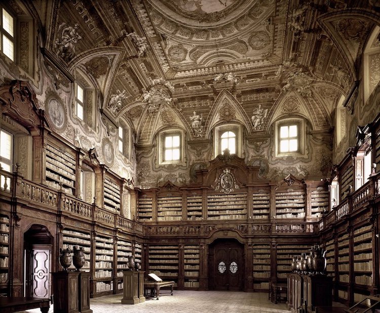 Biblioteca Statale Oratoriana dei Girolamini, Naples, Italy