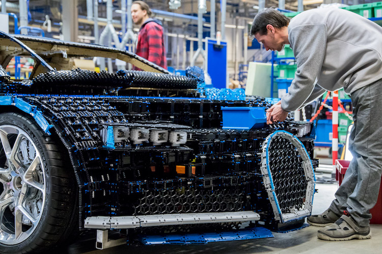 LEGO Car Modeled after Bugatti Chiron