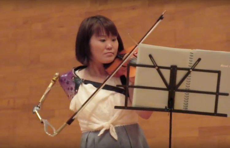 Manami Ito Prosthetic Violin Bow Violin Prosthetic Bow