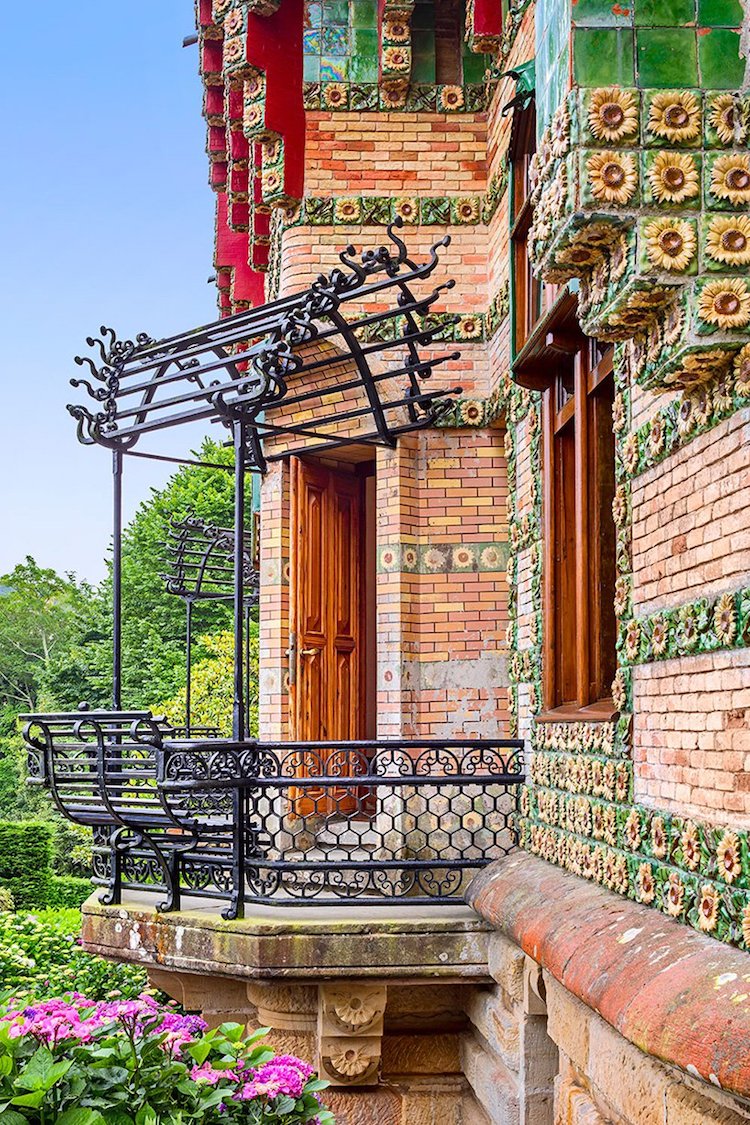 Antoni Gaudí - El Capricho