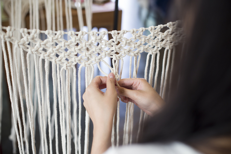 Manual Book Of Macrame': Creating Cords Into Form A Useful Or Ornamental Shape: Step By Step To Create Macrame' Patterns [Book]