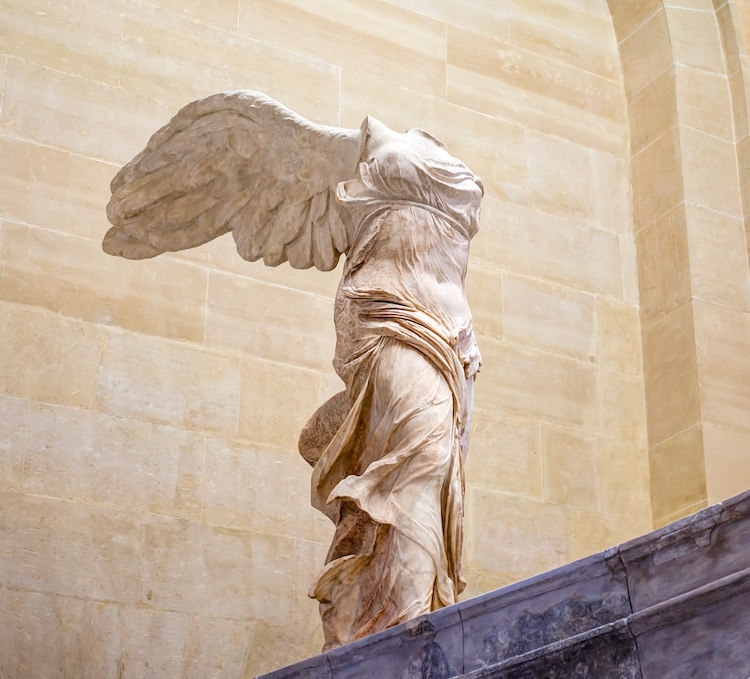 louvre victory statue