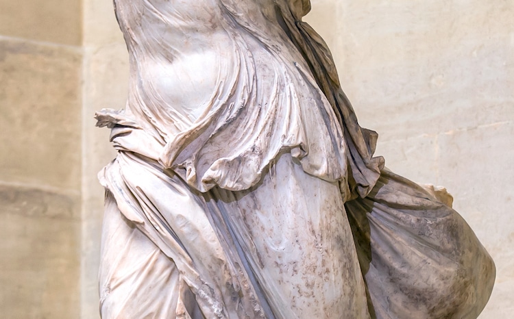La Victoire ailée de Samothrace Louvre Nike Statue