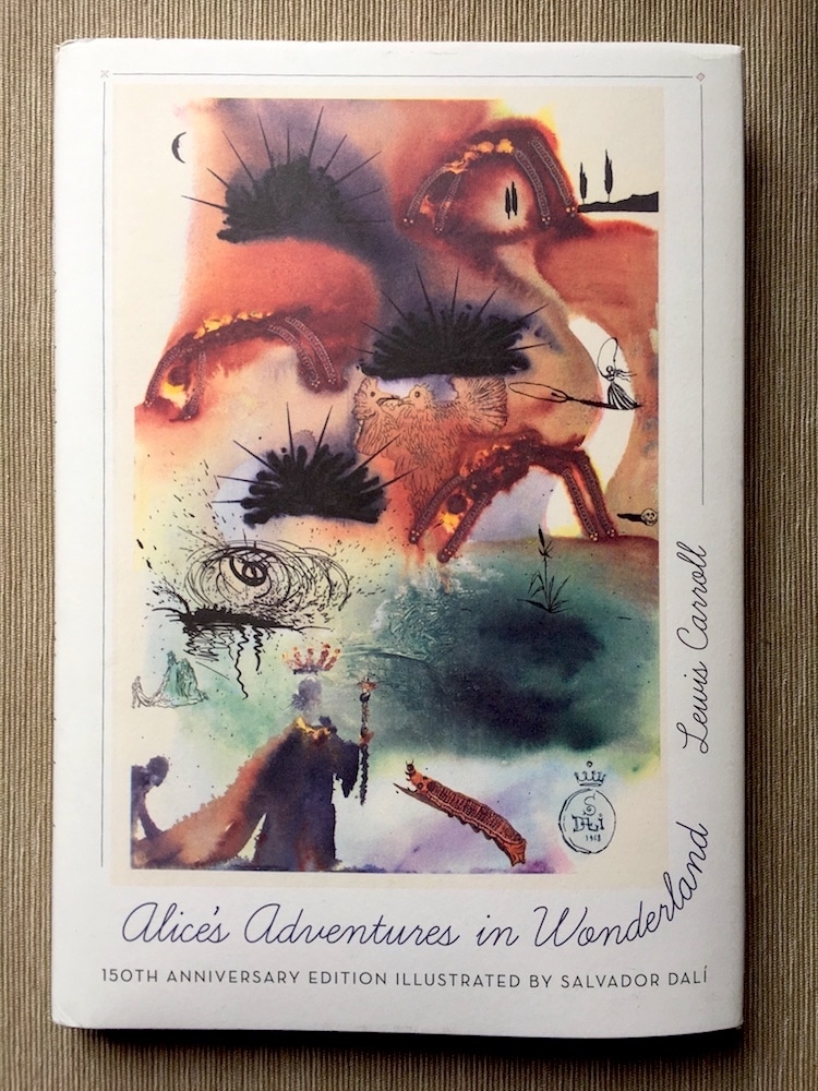 Livre Alice's Adventures in Wonderland illustré par Dalí