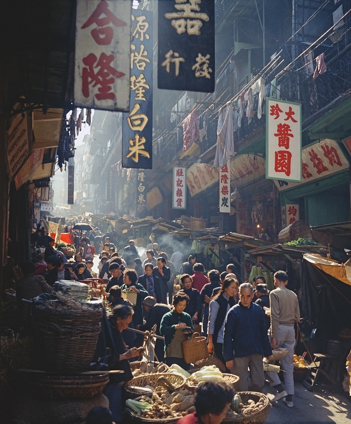 Fan Ho - Fotografía urbana de Hong Kong en la Galería Blue Lotus