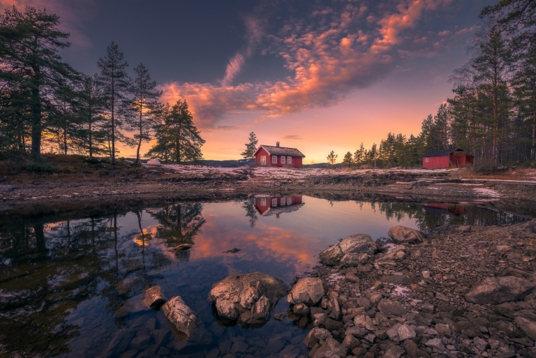 Photographer Can't Get Enough of Photographing This Red Cabin