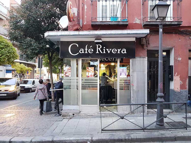 bares de Madrid No-Frills por Leah Pattem café rivera