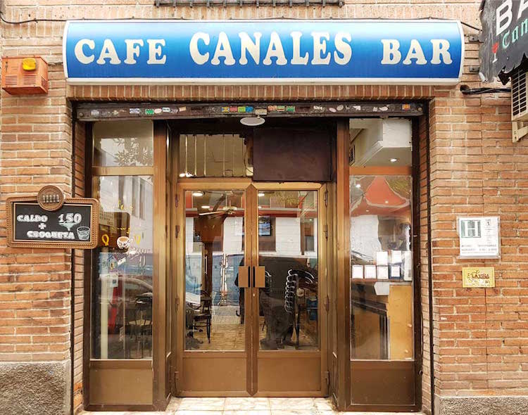 bares de Madrid No-Frills por Leah Pattem cafe bar canales
