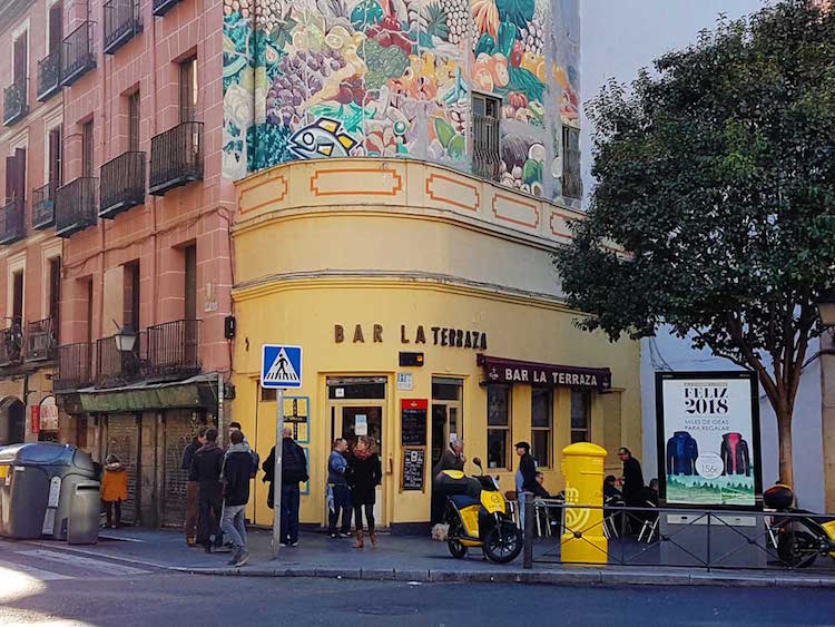 bares de Madrid No-Frills por Leah Pattem bar la terraza