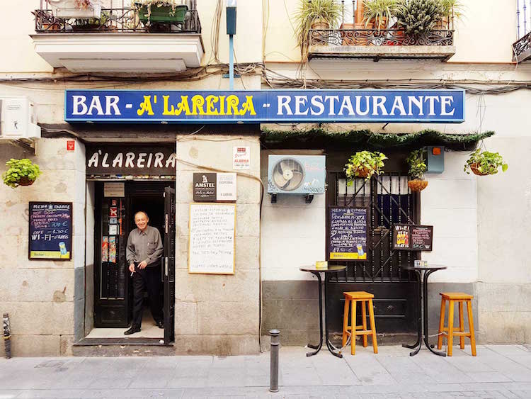 bares de Madrid No-Frills por Leah Pattem a'lareira