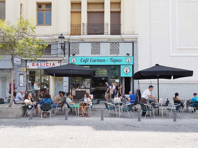 bares de Madrid No-Frills por Leah Pattem café carmen