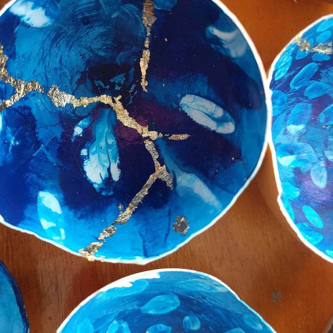 Kintsugi contemporáneo arte con cáscara de huevo Elisa Sheehan