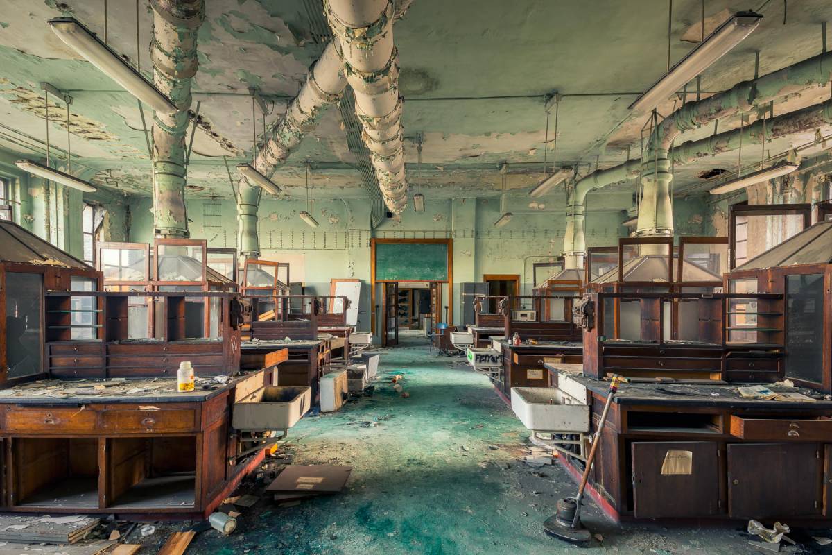 Photo of Abandoned Place by Michael Schwan