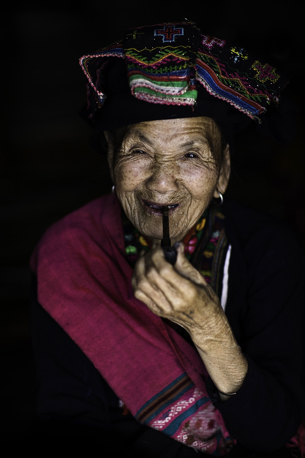 Portrait of woman from Lao Ethnic Tribe in Vietnam by Réhahn
