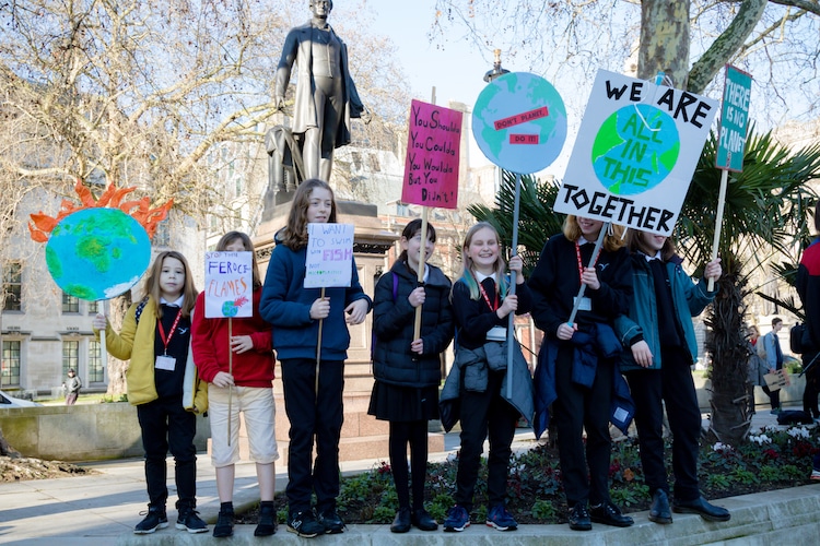 Protesta estudiantes contra cambio climático FridaysforFuture Greta Thunberg