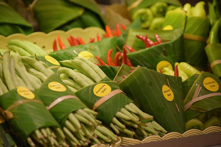 Banana Leaf Packaging in Asian Supermarkets