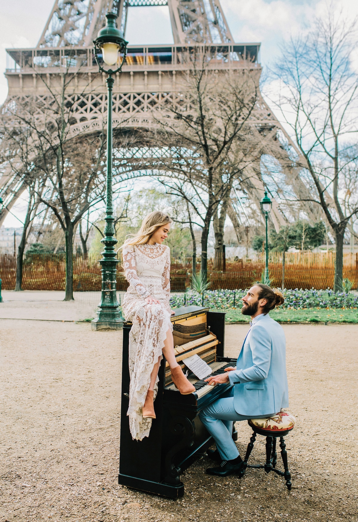 Romantic Wedding Photos in Paris by Priscila Valentina