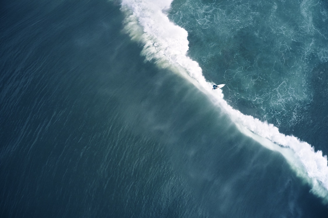 Fotografías aéreas del mar Swell: Endless Blue por Drew Doggett