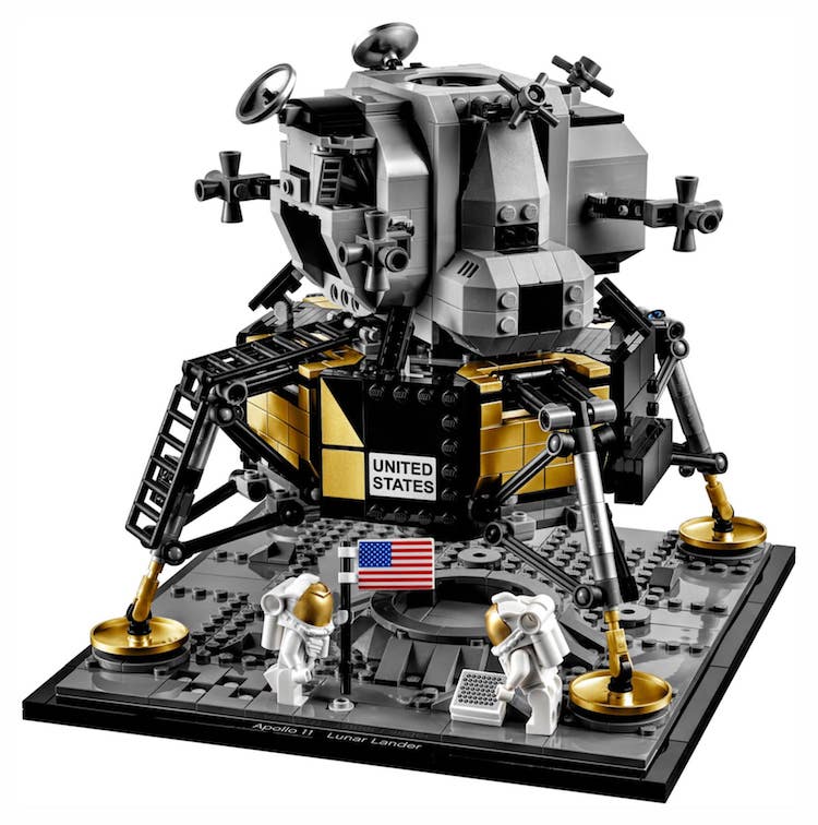 Tranquility forholdsord kupon LEGO Apollo 11 Lunar Lander Celebrates 50 Years Since Moon Landing