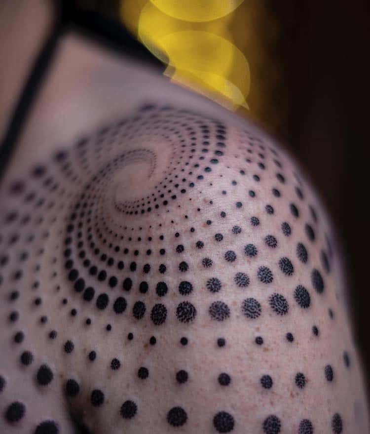 Colle Geometrische Tattoos