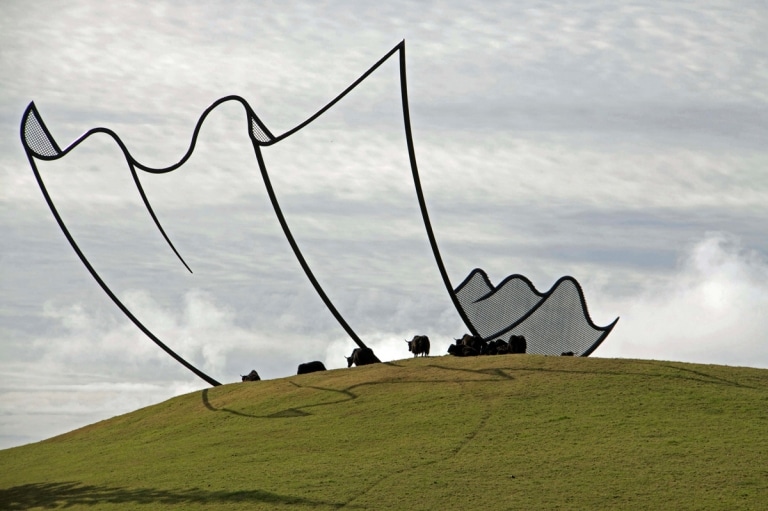 Neil Dawson Reflects on His Career and Public Sculpture