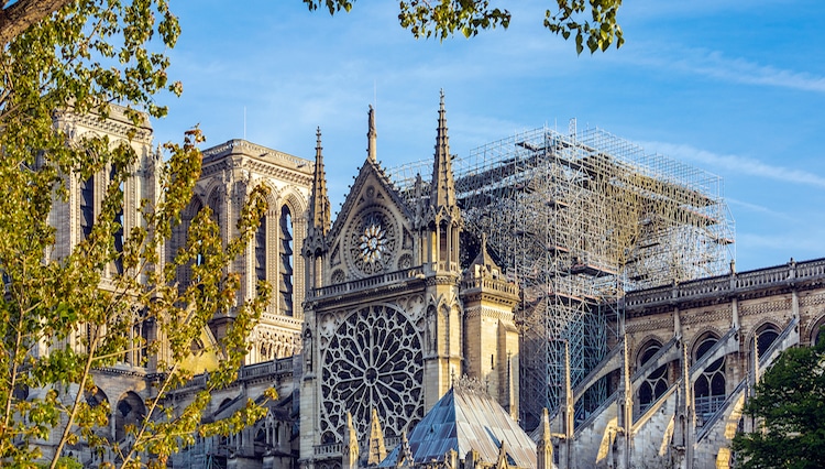 Proyecto de ley para reconstrucción de Notre Dame