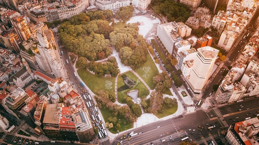 Plaza General San Martín por Saype