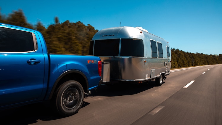 Airstream Bambi en la carretera