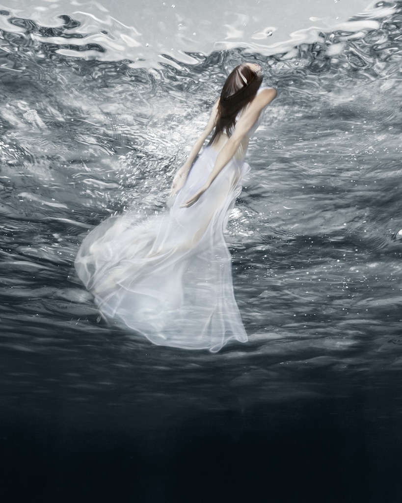 Underwater Portraits by Barbara Cole Reflect Her Mental Health Struggles