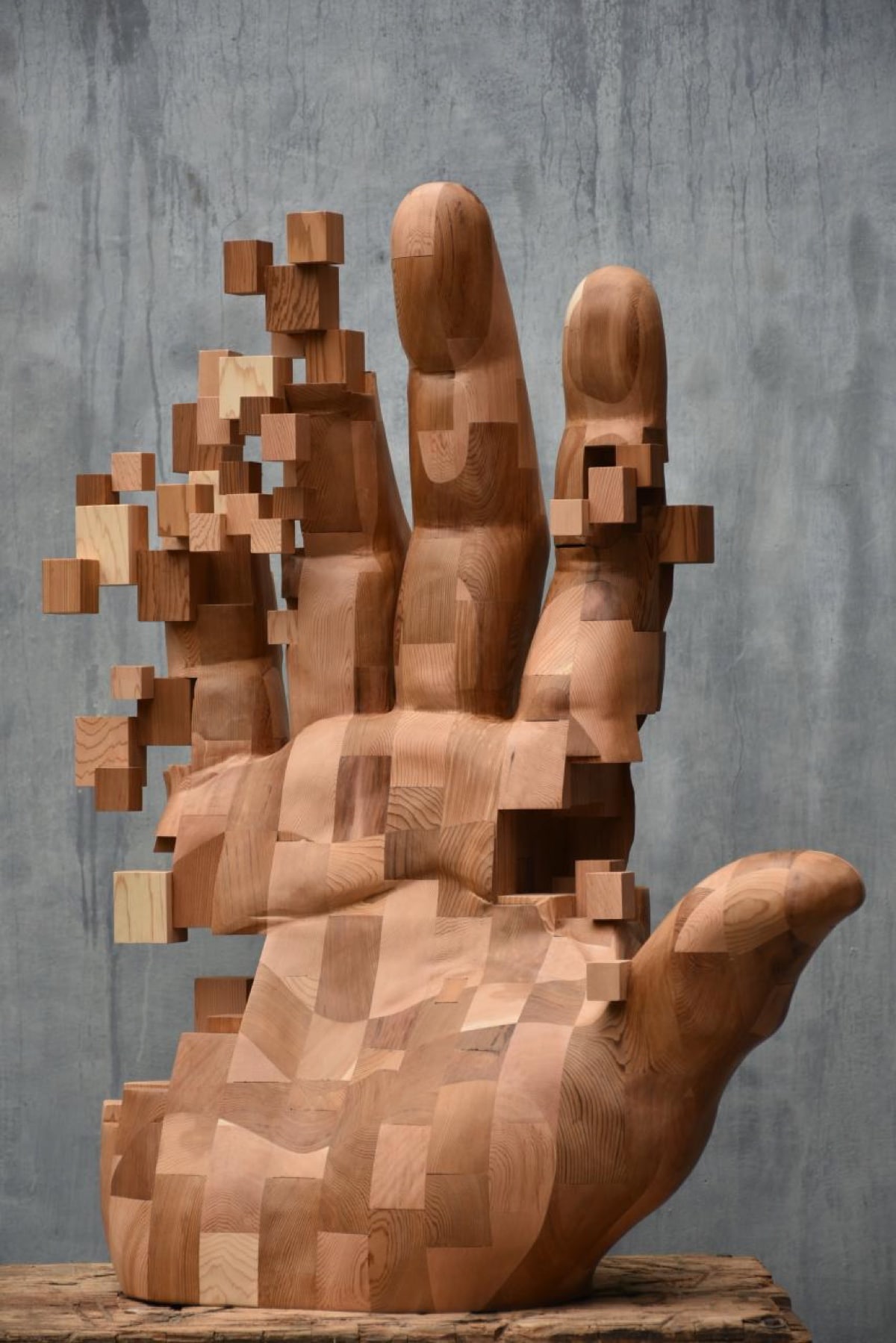 New Dynamic, Pixelated Wood Sculptures from Hsu Tung Han